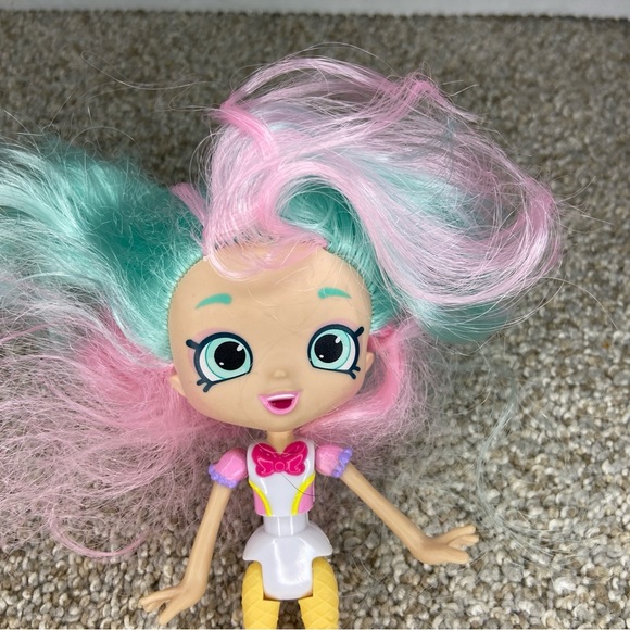 Shopkins Lil Secrets Lil Shoppies Peppa Mint, Doll Only - Picture 2 of 6